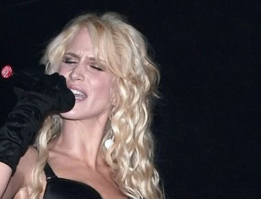 Άλλος άνθρωπος: Την Πετρούλα Κωστίδου σήμερα δεν θα την αναγνώριζε ούτε ο cameraman του Star (φωτο)